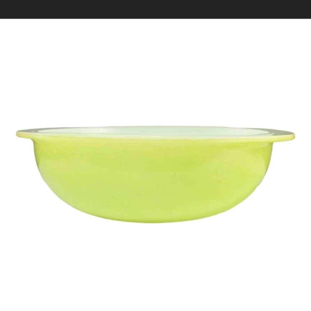 Vintage 2 Quart Yellow Green Pyrex Casserole Ovenware Round Bowl 024